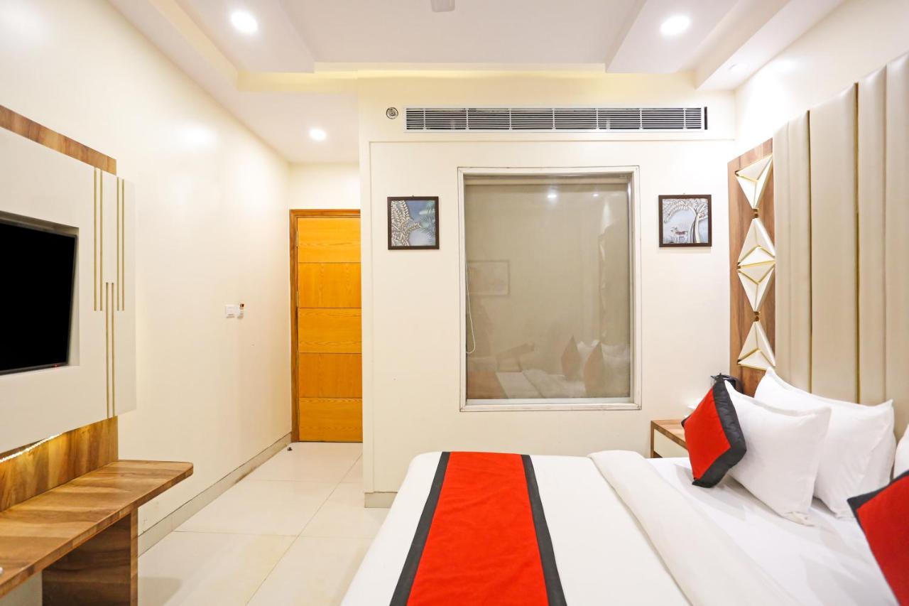 Frank Stay-Newly Built Worth -2Mins Walk From Rk Ashram Metro Satation Nueva Delhi Exterior foto
