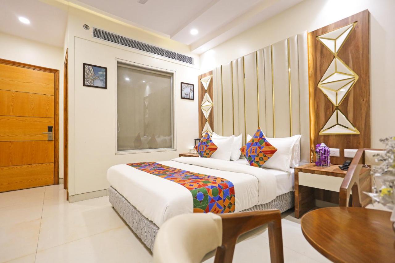 Frank Stay-Newly Built Worth -2Mins Walk From Rk Ashram Metro Satation Nueva Delhi Exterior foto